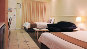 Queen + Single Kitchenette Suite at Dalby Mid Town Motor Inn Queen + Single Kitchenette Suite at Dalby Mid Town Motor Inn